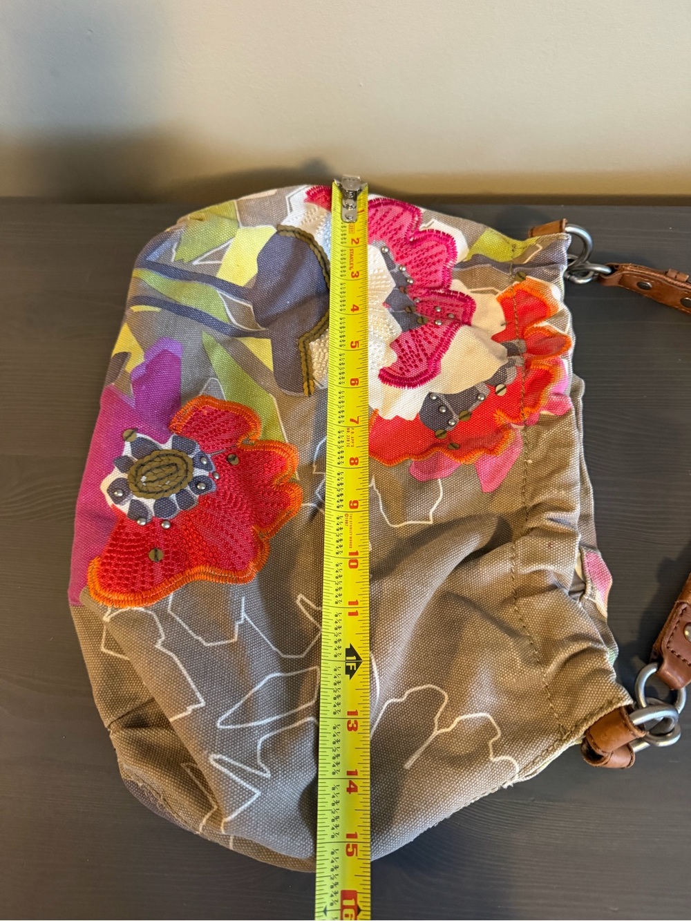 Fossil Vintage Y2K Floral Appliqué Canvas Shoulder Bag in Brown and Multicolor - Picture 11 of 14